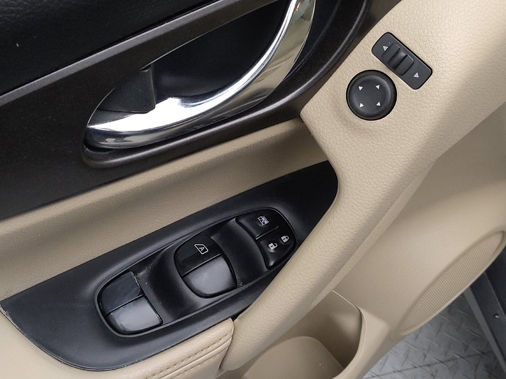 Used 2015 Nissan Rogue SV w/ SV Premium Package FWD image 27