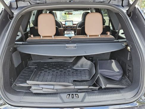 Certified 2022 Lincoln Aviator Grand Touring w/ Equipment Group 301A image 10