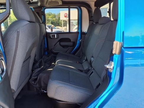 New 2025 Jeep Gladiator Sport image 7