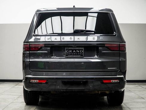 Used 2024 Jeep Wagoneer L Series II w/ Flexible Seating Group AWD/4WD image 11