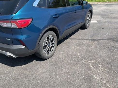 Used 2020 Ford Escape SEL image 4