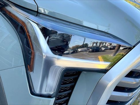 Used 2025 Toyota Tundra Limited image 27