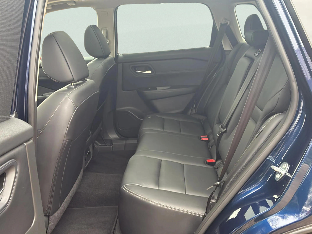 Used 2024 Nissan Rogue SL w/ SL Premium Package FWD image 16