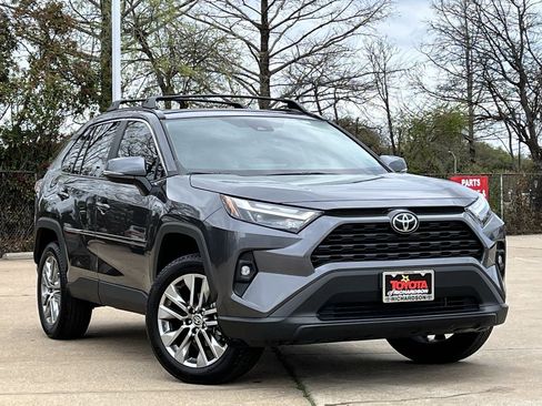 Used 2025 Toyota RAV4 XLE Premium image 2