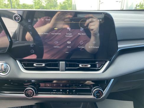 New 2025 Chevrolet Equinox LT image 15