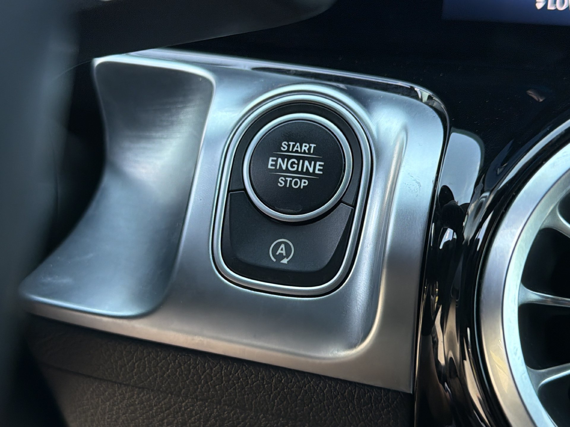Used 2025 Mercedes-Benz GLB 250 image 7