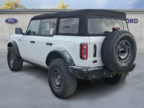 Used 2025 Ford Bronco Badlands image 4