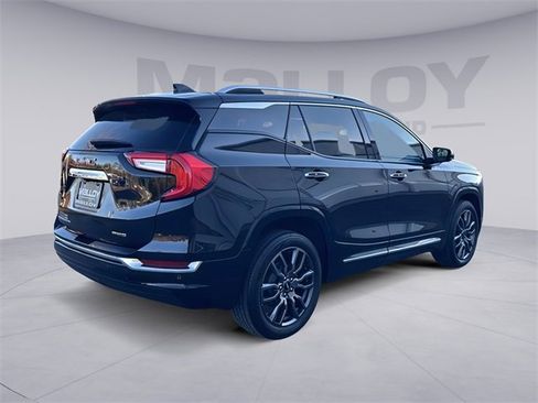 Used 2023 GMC Terrain Denali w/ Black Diamond Edition image 4