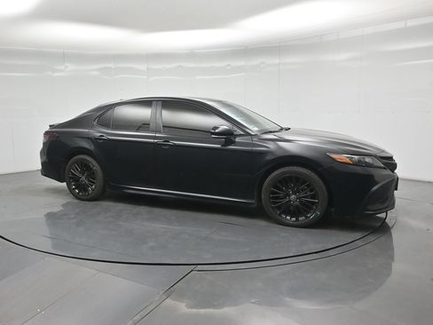 Used 2021 Toyota Camry SE w/ Convenience Package FWD image 19