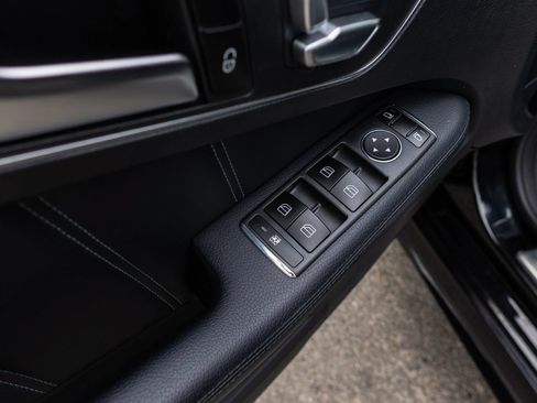 Used 2014 Mercedes-Benz E 250 BlueTEC 4MATIC Sedan image 11