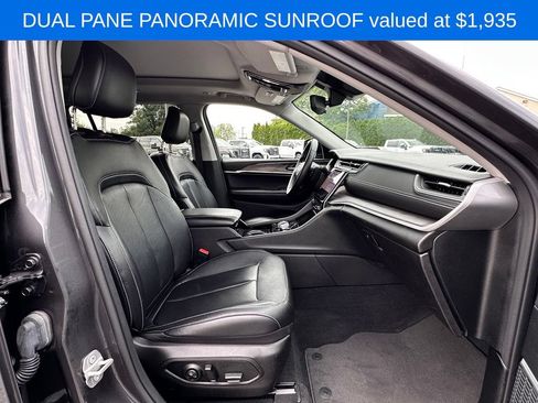 Used 2022 Jeep Grand Cherokee L Limited AWD/4WD image 12