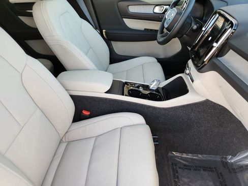 New 2026 Volvo XC40 B5 Plus w/ Protection Package Premier image 5