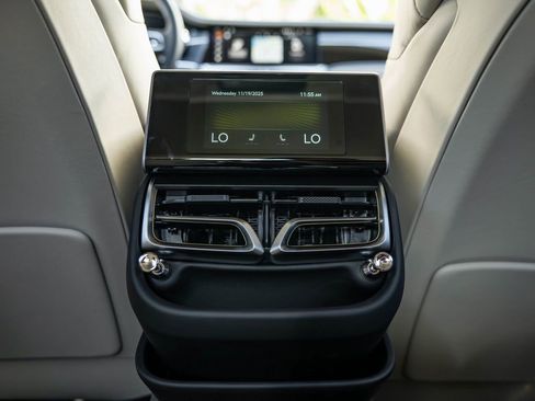 New 2026 Bentley Flying Spur Plug-In Hybrid AWD/4WD image 37