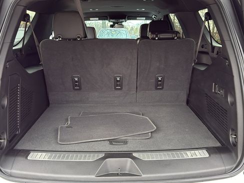 Used 2024 GMC Yukon XL AT4 image 31