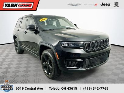 Used 2023 Jeep Grand Cherokee Altitude