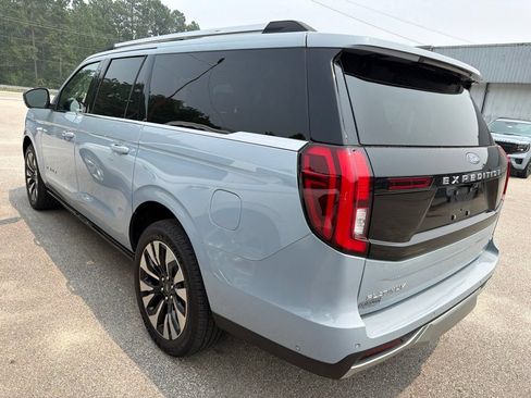 Used 2025 Ford Expedition Max Platinum w/ Driver's Package AWD/4WD image 3