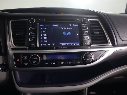 Used 2018 Toyota Highlander Limited image 53