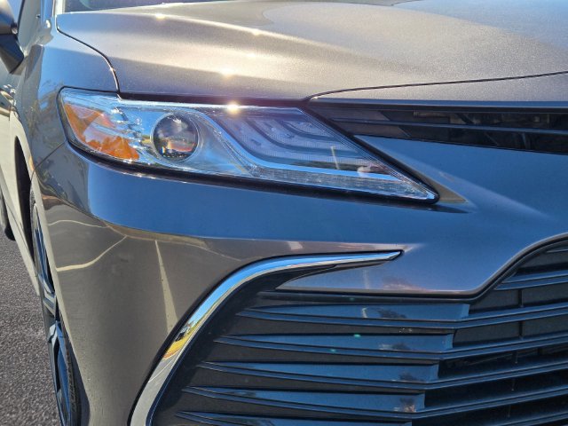 Used 2024 Toyota Camry XLE FWD image 3