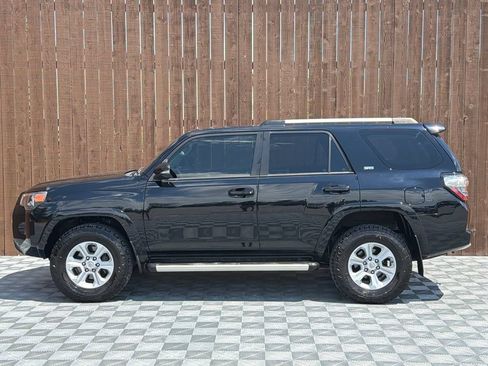 Used 2021 Toyota 4Runner SR5 Premium w/ Moonroof Package AWD/4WD image 13