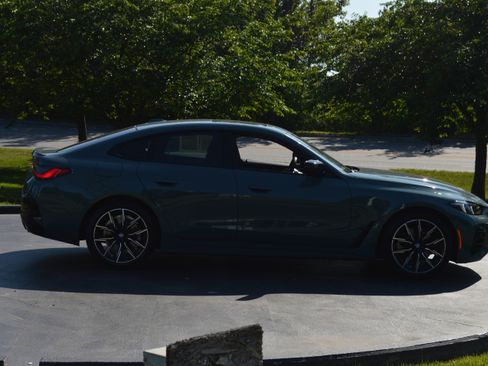 Certified 2025 BMW 430i w/ M Sport Package RWD image 12
