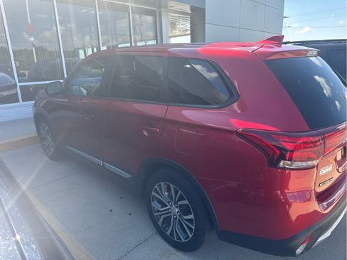 Used 2018 Mitsubishi Outlander ES FWD image 5