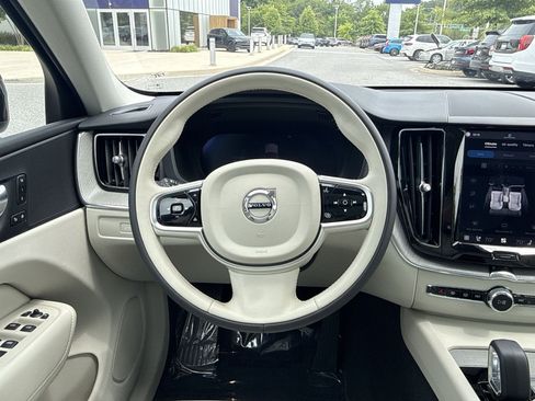 Used 2025 Volvo XC60 B5 Plus w/ Protection Package Premier AWD/4WD image 24