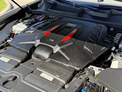 Used 2023 Audi SQ8 Prestige w/ Prestige Package image 34