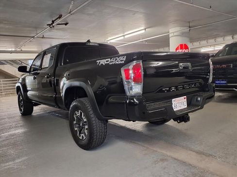 Used 2020 Toyota Tacoma TRD Off-Road w/ Technology Package image 13
