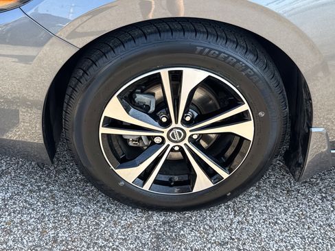 Used 2022 Nissan Sentra SV image 9