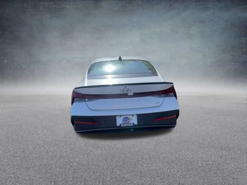 Used 2025 Hyundai Elantra SEL image 20