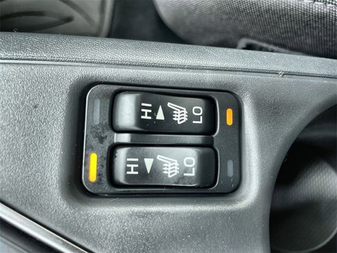 Used 2024 Subaru Crosstrek 2.0i Premium image 15