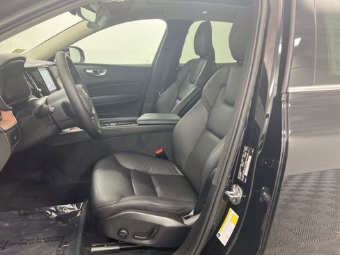 Used 2023 Volvo XC60 B5 Plus image 20