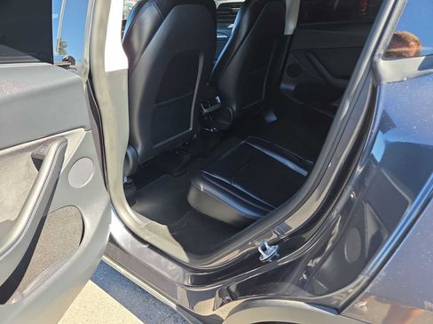 Used 2024 Tesla Model Y Long Range AWD/4WD image 20