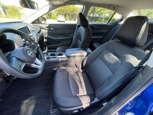 Used 2025 Nissan Altima 2.5 SV FWD image 25