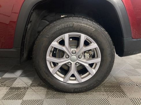 Used 2022 Jeep Grand Cherokee Limited image 25