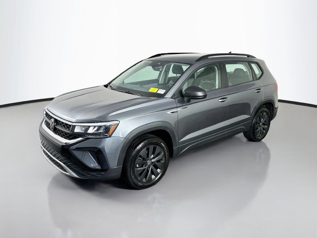 Used 2024 Volkswagen Taos S FWD image 3
