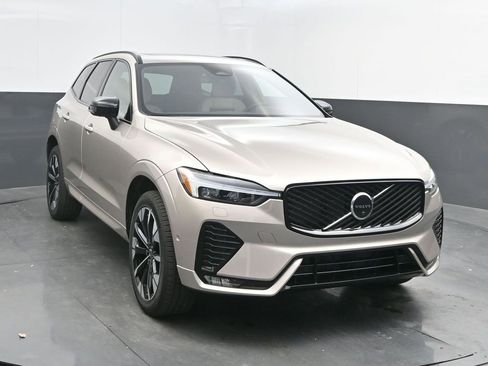 New 2026 Volvo XC60 B5 Plus w/ Protection Package Premier AWD/4WD image 9