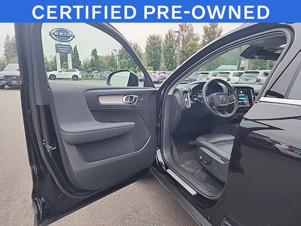 Used 2023 Volvo XC40 B5 Ultimate w/ Protection Package Premier AWD/4WD image 9