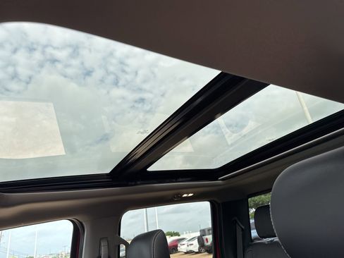 Used 2020 Ford F150 Lariat w/ Equipment Group 502A Luxury image 14