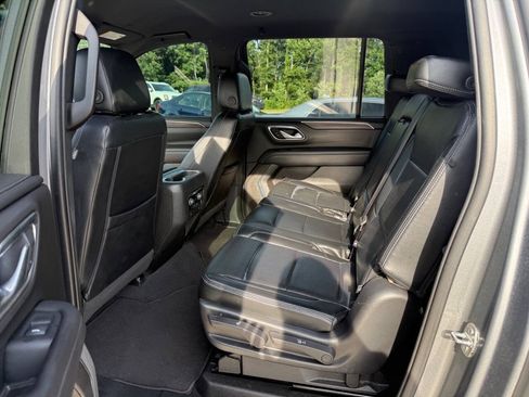Used 2021 Chevrolet Suburban LS AWD/4WD image 19