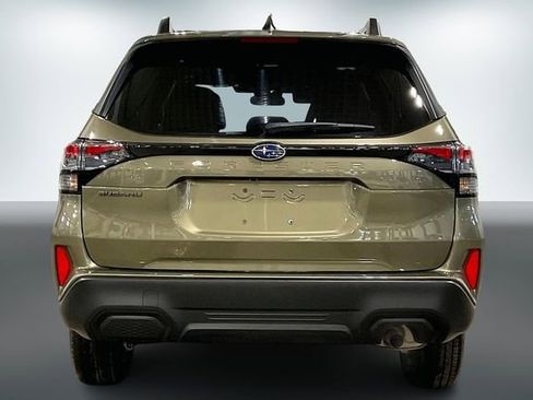 Used 2025 Subaru Forester Premium image 4