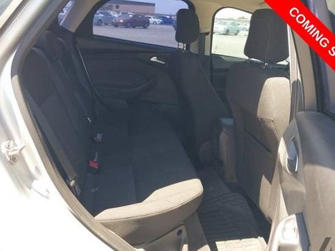 Used 2018 Ford Focus SE FWD image 7