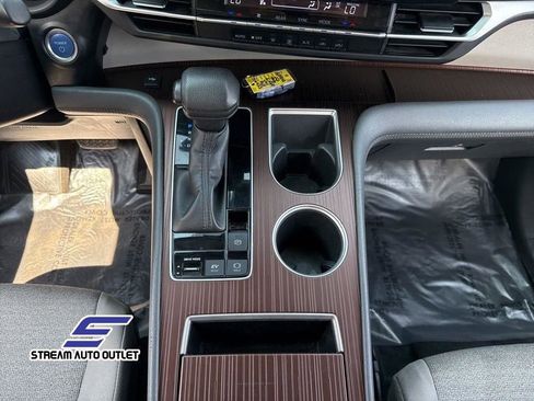 Used 2022 Toyota Sienna LE image 26