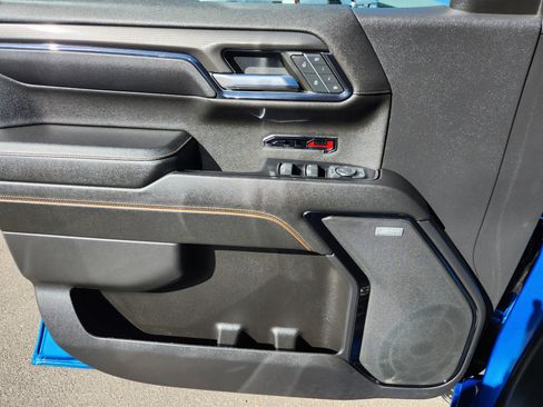 Used 2023 GMC Sierra 1500 AT4 w/ Technology Package image 6