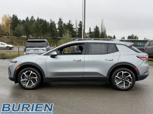 New 2026 Chevrolet Equinox EV LT image 2