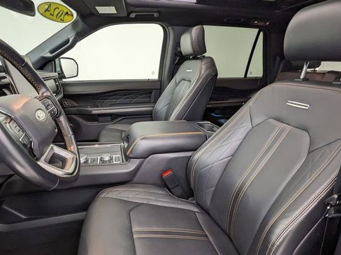 Used 2024 Ford Expedition Max Platinum image 2