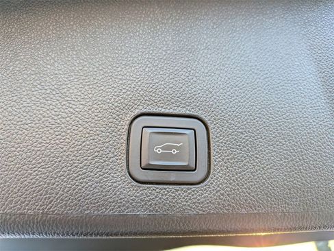 Used 2015 Cadillac SRX Performance w/ Driver Awareness Package image 28