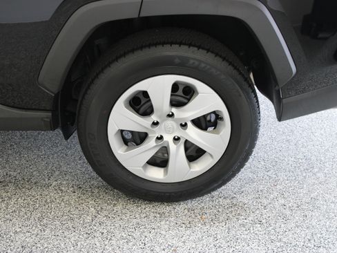 Used 2023 Toyota RAV4 LE FWD image 10