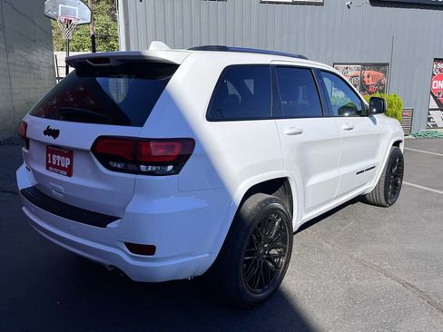 Used 2020 Jeep Grand Cherokee Altitude AWD/4WD image 7