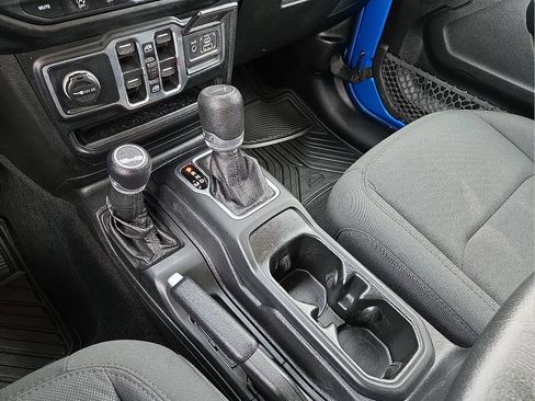 Used 2021 Jeep Gladiator Sport AWD/4WD image 25